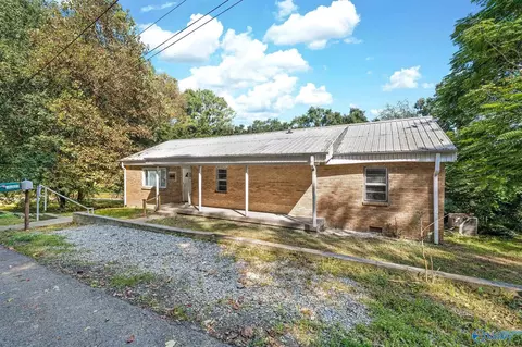 3604 Pearson St, Guntersville, AL 35976