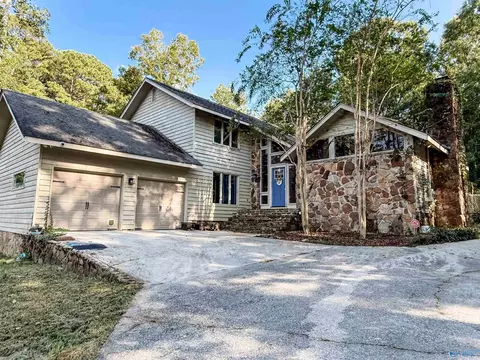 134 Windy Hill Rd, Rainbow City, AL 35906