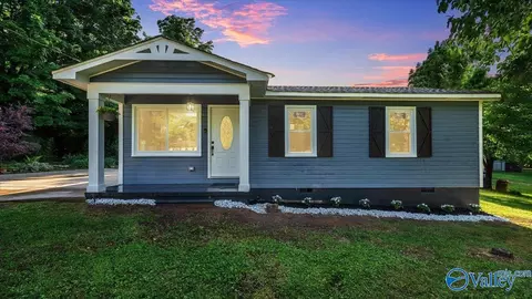 4203 Irondale Dr, Huntsville, AL 35810