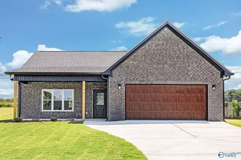 51 Morning Glory Ln, Albertville, AL 35950