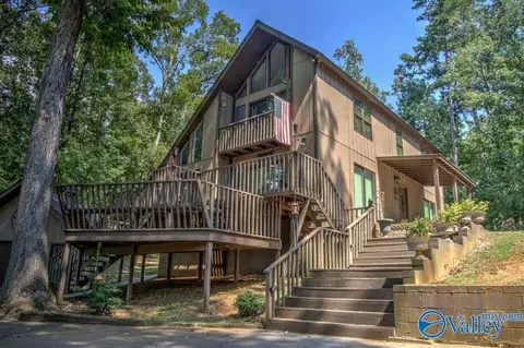 453 Cherokee Rd, Scottsboro, AL 35769