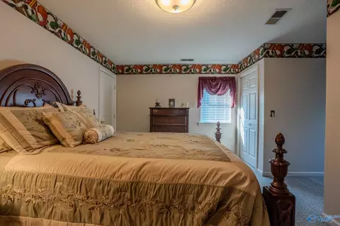 Bedroom - 1251 Midfield Rd, Joppa, AL 35087 photo 4 of 6