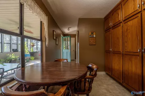Dining - 1251 Midfield Rd, Joppa, AL 35087 photo 2 of 2