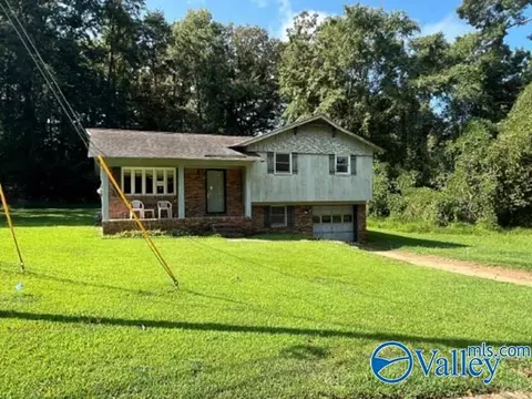 3013 Tall Tree Ln, Adamsville, AL 35005