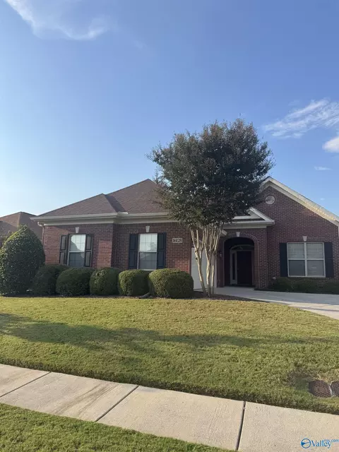 16128 Shropshire Dr, Huntsville, AL 35803