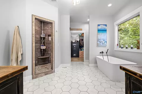 Bath - 1595 Mohawk Cliff Rd, Ohatchee, AL 36271 photo 1 of 7