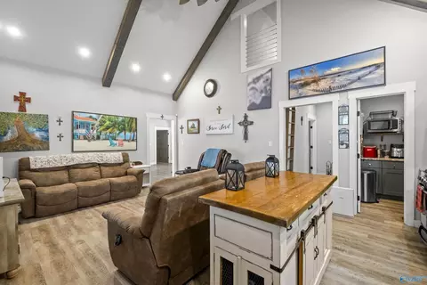 Entry Way - 1595 Mohawk Cliff Rd, Ohatchee, AL 36271 photo 2 of 4