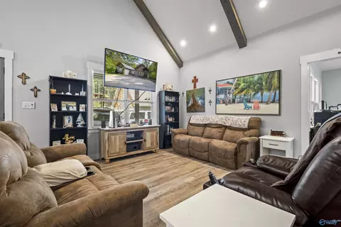 Living - 1595 Mohawk Cliff Rd, Ohatchee, AL 36271 photo 2 of 2
