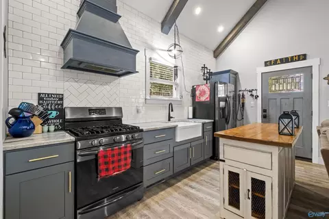 Kitchen - 1595 Mohawk Cliff Rd, Ohatchee, AL 36271 photo 1 of 2
