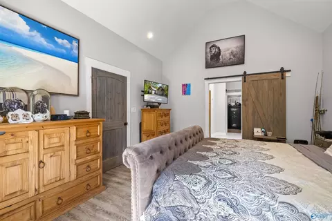 Bedroom - 1595 Mohawk Cliff Rd, Ohatchee, AL 36271 photo 3 of 8