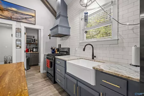 Kitchen - 1595 Mohawk Cliff Rd, Ohatchee, AL 36271 photo 2 of 2