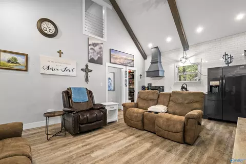 Entry Way - 1595 Mohawk Cliff Rd, Ohatchee, AL 36271 photo 1 of 4