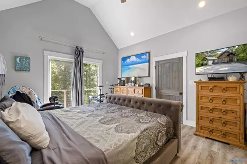 Bedroom - 1595 Mohawk Cliff Rd, Ohatchee, AL 36271 photo 4 of 8