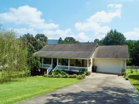 6605 Harvest Dr, Fort Payne, AL 35967