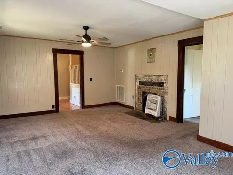 Living - 29668 3rd Ave, Ardmore, AL 35739 photo 1 of 3