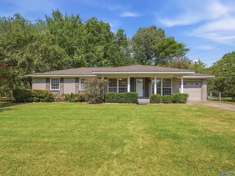 211 Cumberland Dr, Huntsville, AL 35803
