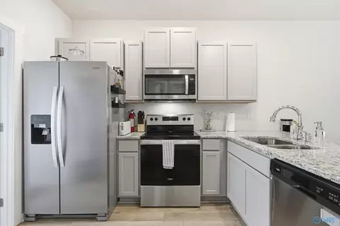 Kitchen - 409 Falls Pointe, Madison, AL 35756 photo 2 of 3