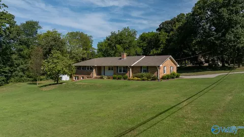619 Dellwood Rd, Huntsville, AL 35802