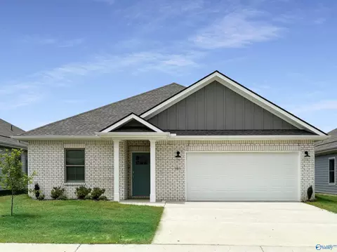 372 Mchenry Dr, Huntsville, AL 35811