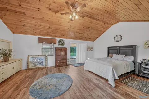Bedroom - 4829 Alabama Highway 71, Dutton, AL 35744 photo 1 of 6