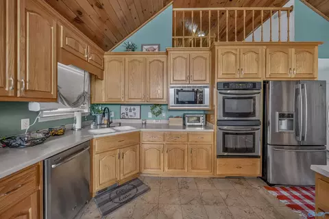 Kitchen - 4829 Alabama Highway 71, Dutton, AL 35744 photo 3 of 4