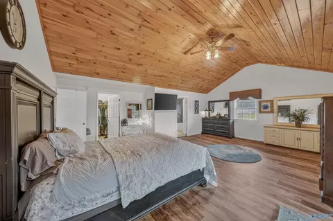 Bedroom - 4829 Alabama Highway 71, Dutton, AL 35744 photo 4 of 6