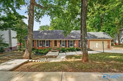 7904 Smoke Rise Rd, Huntsville, AL 35802