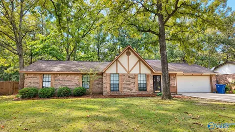 420 Waldrop Rd, Rainbow City, AL 35906