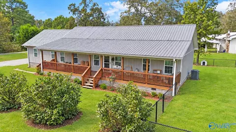 276 Shankles Cir, Rainsville, AL 35986