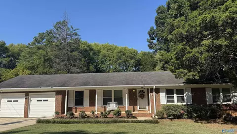 8600 Hickory Hill Ln, Huntsville, AL 35802