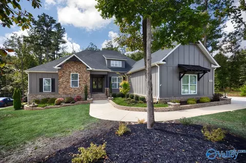 40 Ridge Bluff Cir, Huntsville, AL 35803