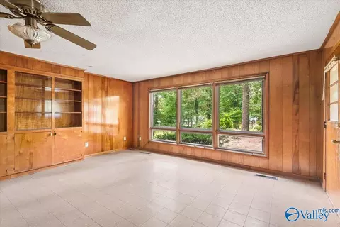 Living - 709 4th St, Arab, AL 35016 photo 3 of 5
