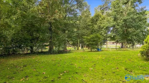 Exterior - 709 4th St, Arab, AL 35016 photo 7 of 9