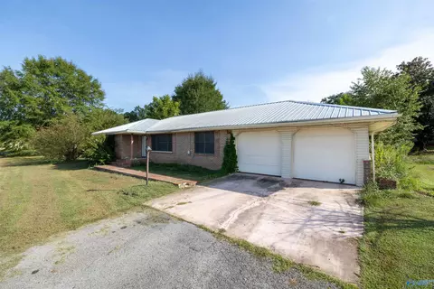 Exterior - 1994 Bexar Ave, Hamilton, AL 35570 photo 2 of 9