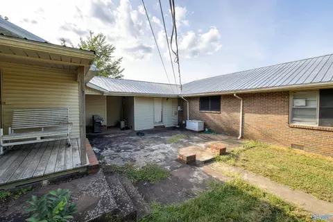 Exterior - 1994 Bexar Ave, Hamilton, AL 35570 photo 6 of 9