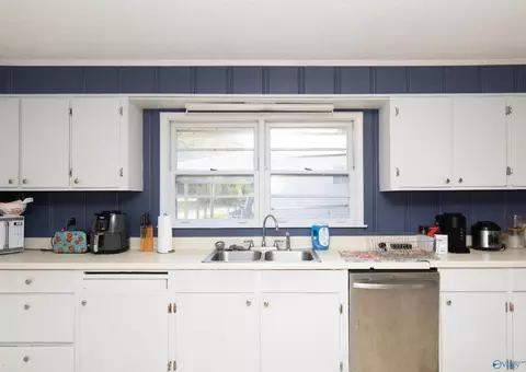 Kitchen - 1994 Bexar Ave, Hamilton, AL 35570 photo 3 of 3