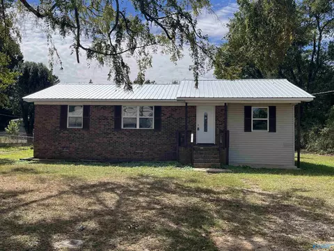 324 School St, Valley Head, AL 35989