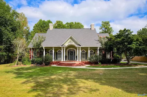 1413 State St, Hartselle, AL 35640