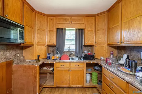 Kitchen - 10535 Highway 269, Parrish, AL 35580 photo 1 of 2