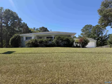 26 Hickory Cir, Union Grove, AL 35175