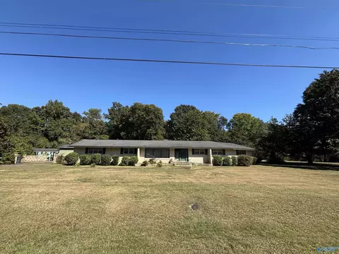 1812 Oak Crest Dr, Marion, AL 36756