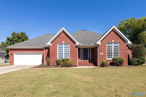 4907 Bridgehampton Rd, Owens Cross Roads, AL 35763