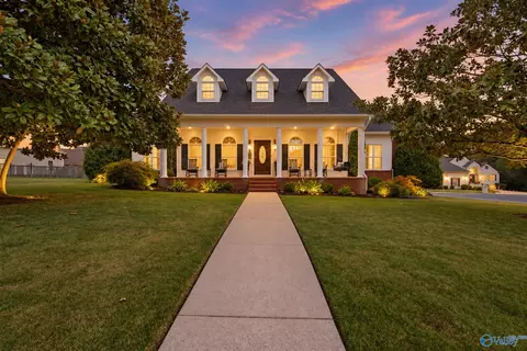 22151 Diamond Pointe Dr, Athens, AL 35613
