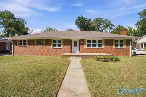 921 8th Ave, Decatur, AL 35601