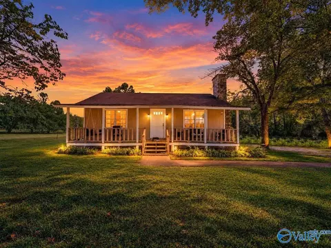 1860 County Road 85, Valley Head, AL 35989