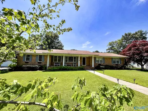 409 4th St, Arab, AL 35016