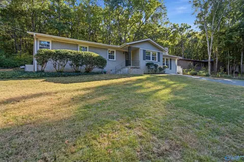 9605 Nottingham Ln, Huntsville, AL 35803