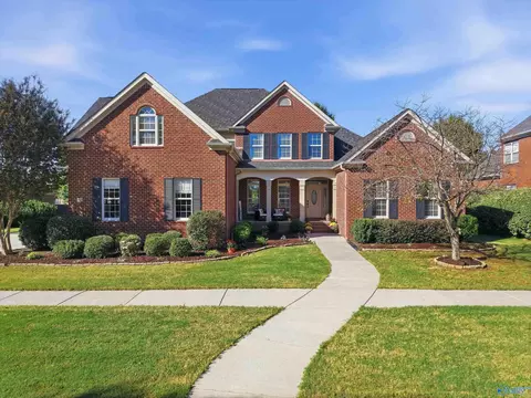 12 SW Wax Ln, Huntsville, AL 35824