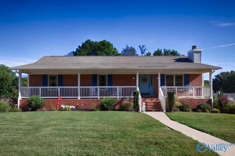 115 Season Ln, Huntsville, AL 35811
