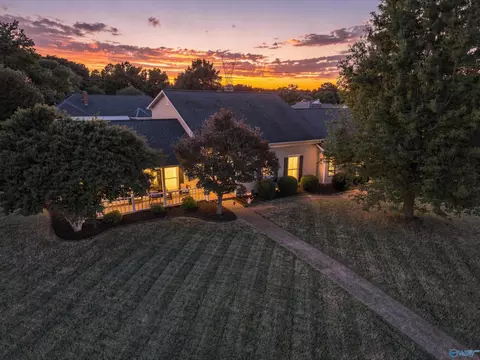 2301 Warwick Ave, Decatur, AL 35603